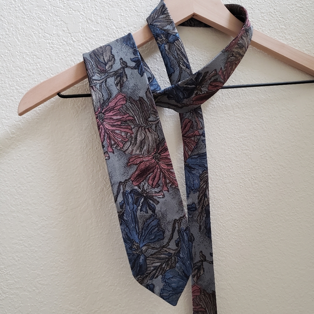 VINTAGE Oscar de la Renta Floral Tie